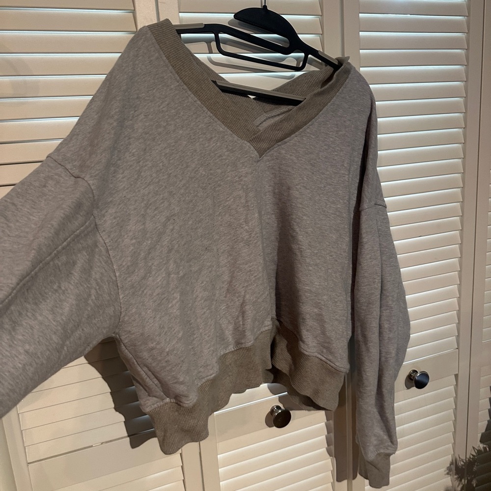 SOLD Aerie lightweight sweater